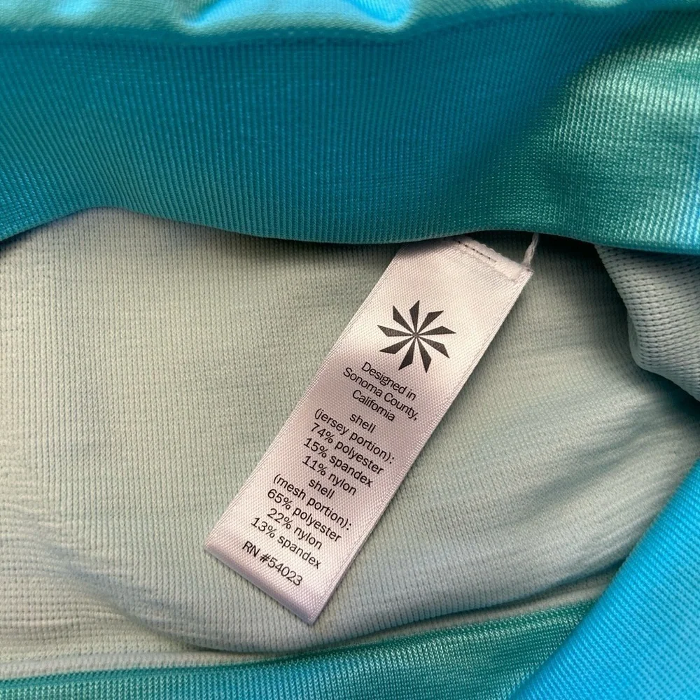 Athleta seamless double‎ under sports bra in size M. F6
